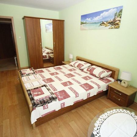 Apartment Rosi Pomorie Bagian luar foto